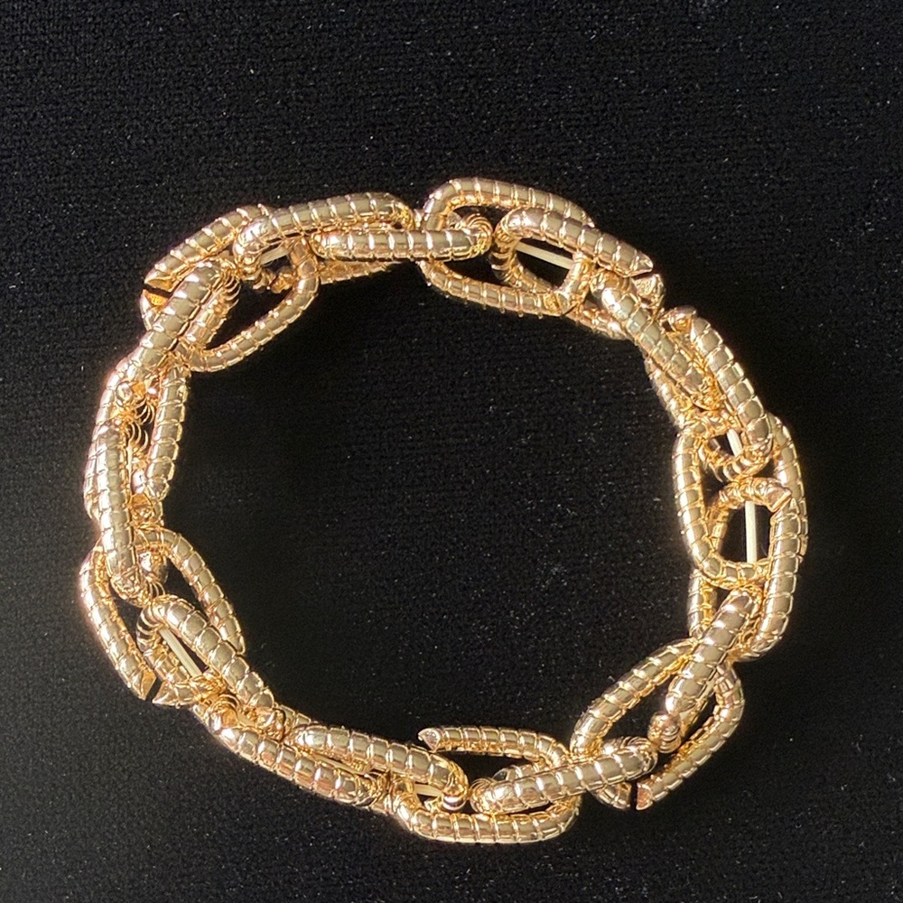 Elegant stretchable Gold Chain Bracelet